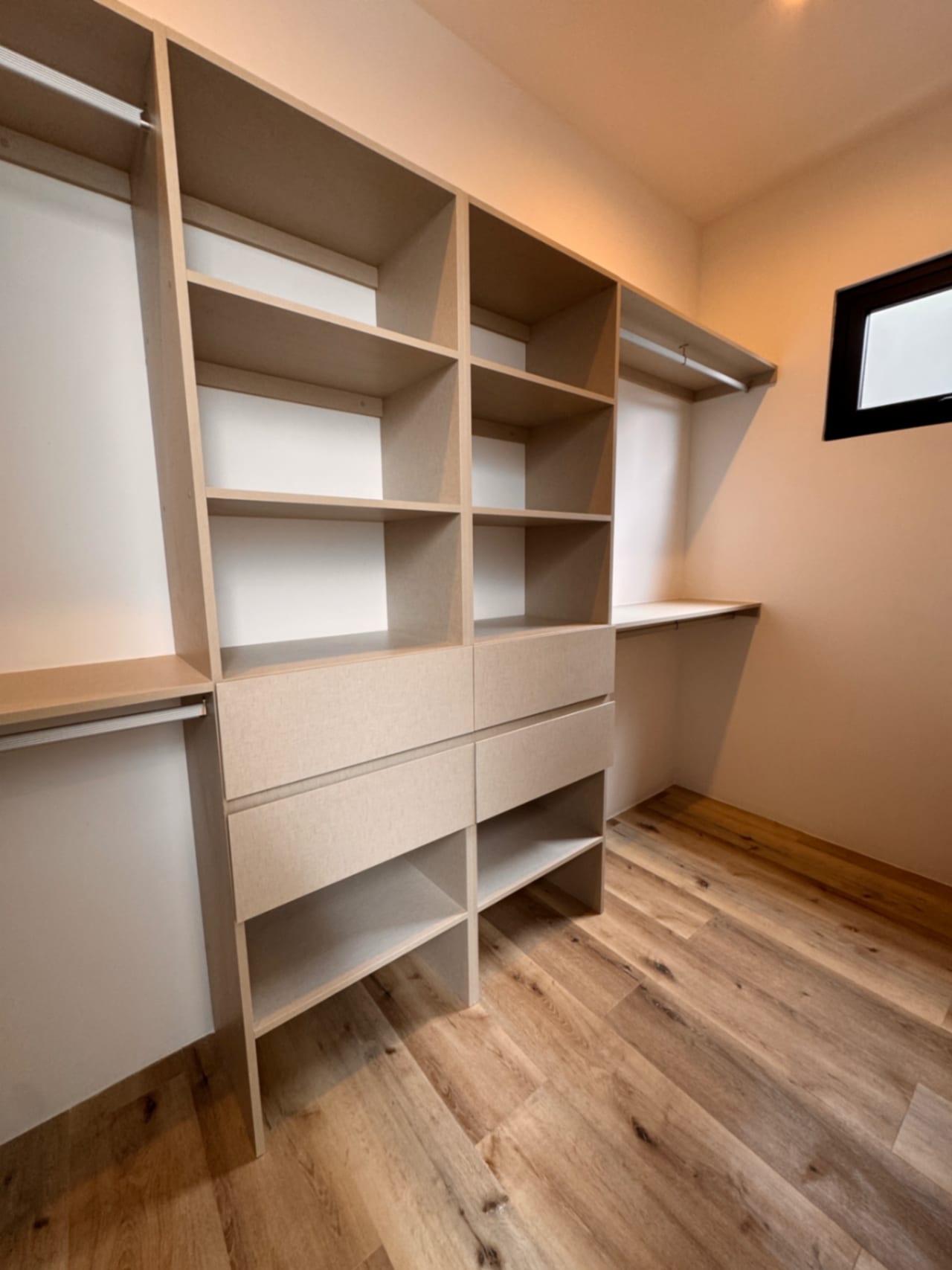 Casa en renta para estrenar en Lugana de San Isidro zona 16 — foto 3 de 17