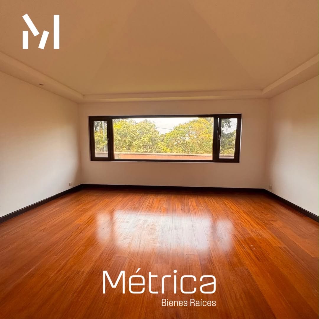 Casa en renta con remodelación Condominio La Joya zona 10 — foto 6 de 10